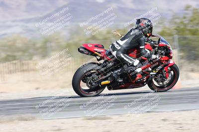 media/Dec-04-2025-Racers Edge (Thu) [[5ebc9f124d]]/3-B Group/5-Session 2 Turn 2 inside Speed Pans/